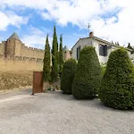 Sous Les Remparts La Maison Pimprenelle