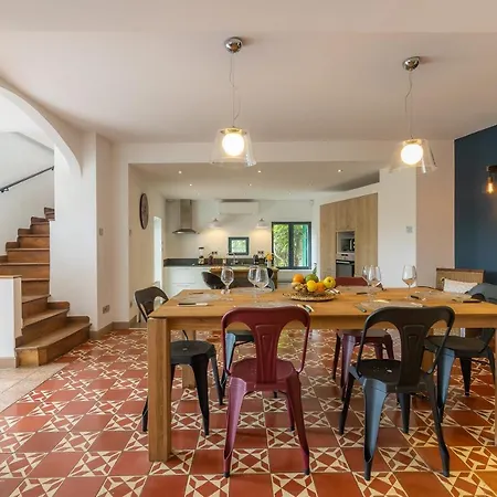 Sous Les Remparts La Maison Pimprenelle Villa Carcassonne