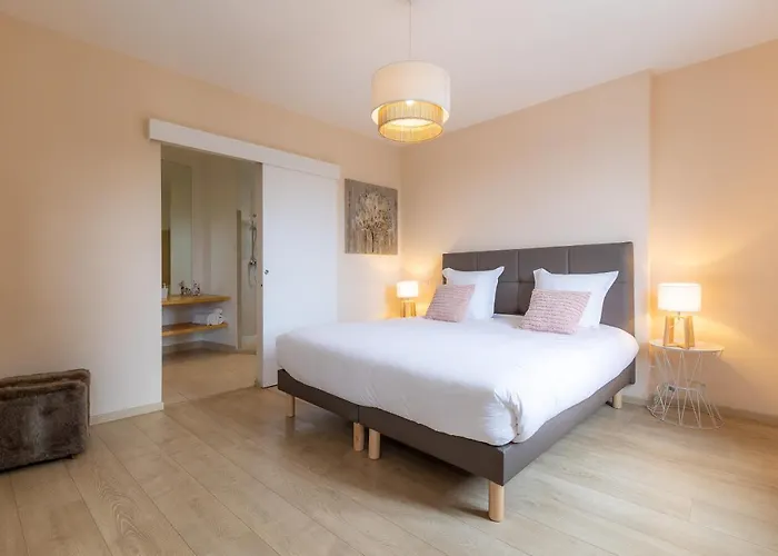 Sous Les Remparts La Maison Pimprenelle Вилла Каркассон