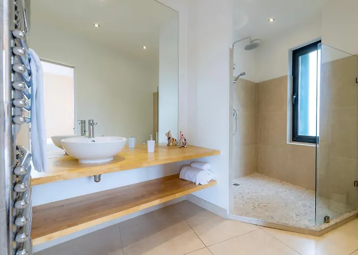 Вилла Sous Les Remparts La Maison Pimprenelle