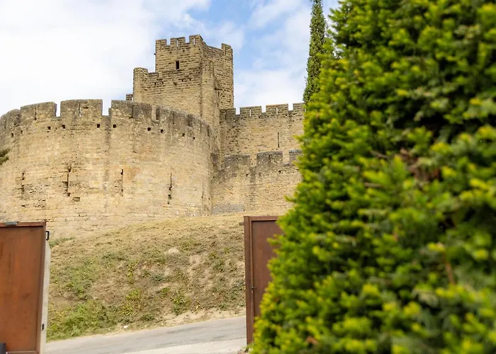 Sous Les Remparts La Maison Pimprenelle
