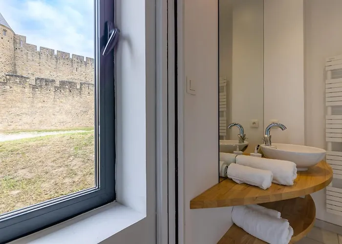 Sous Les Remparts La Maison Pimprenelle Villa