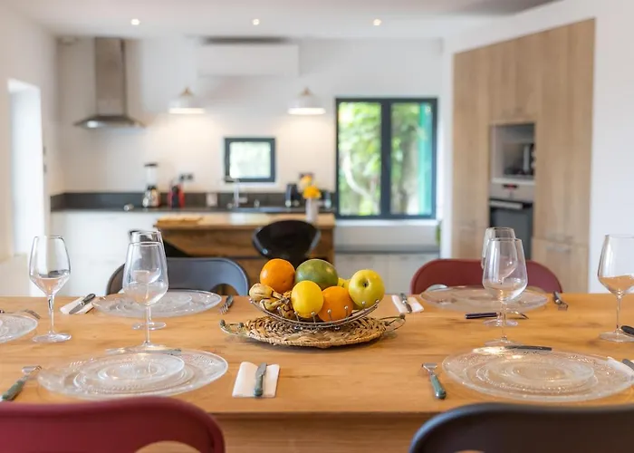 Sous Les Remparts La Maison Pimprenelle Вилла Каркассон